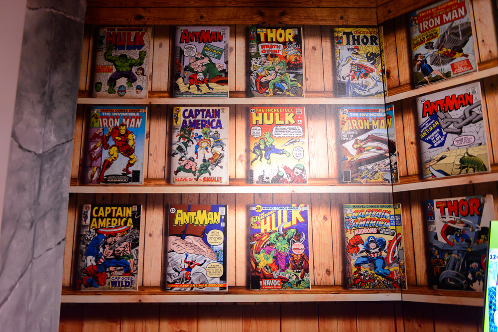 Comic shelves